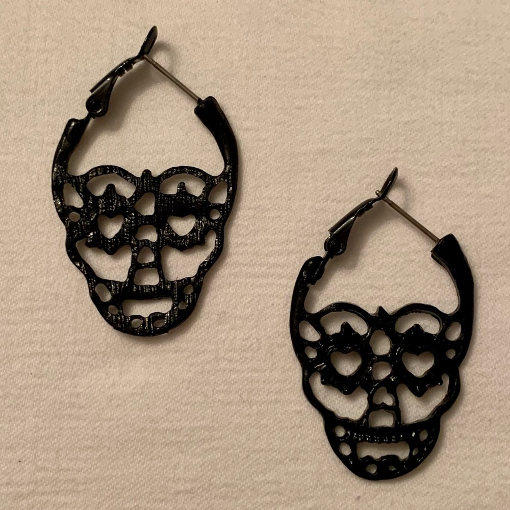 Halloween Skull Earrings 💀